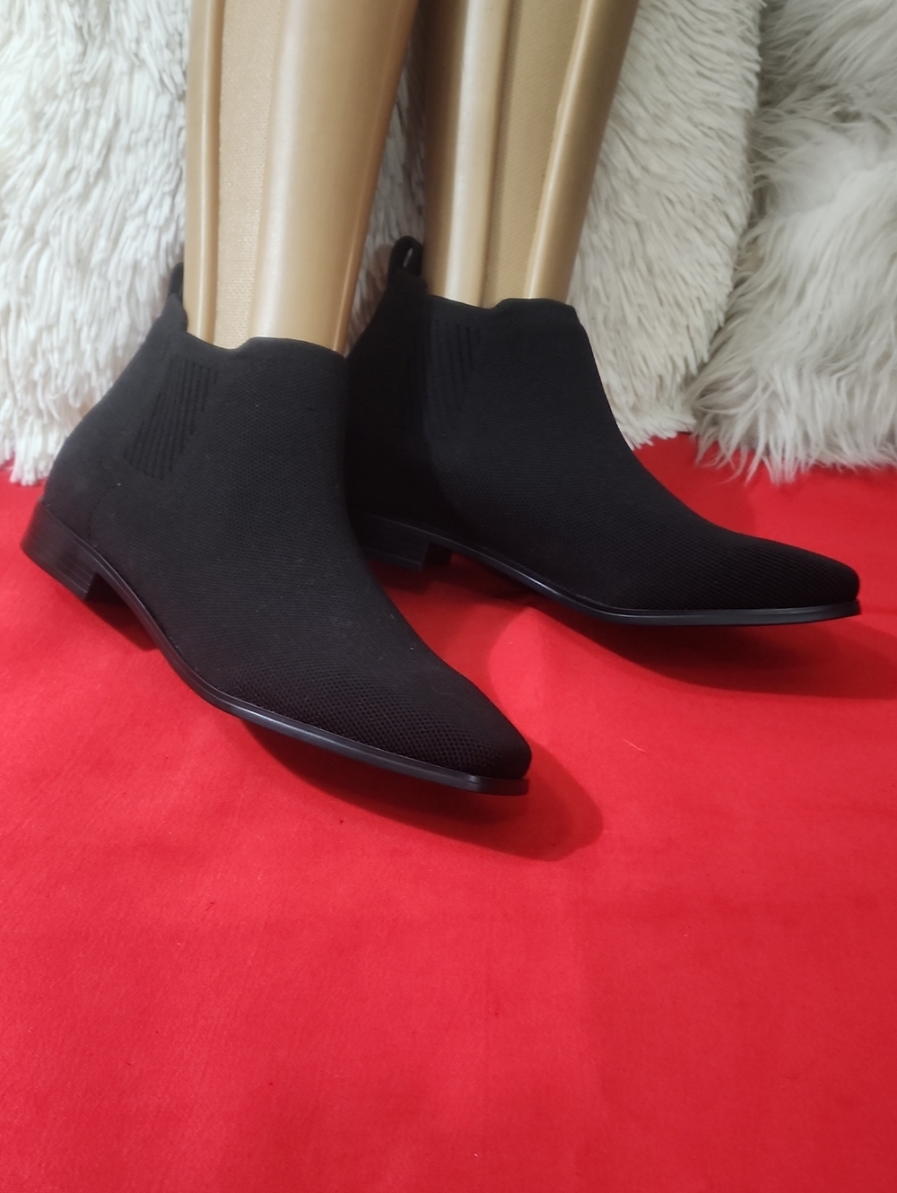Vivaia Ryan Slip-On Chelsea Boots